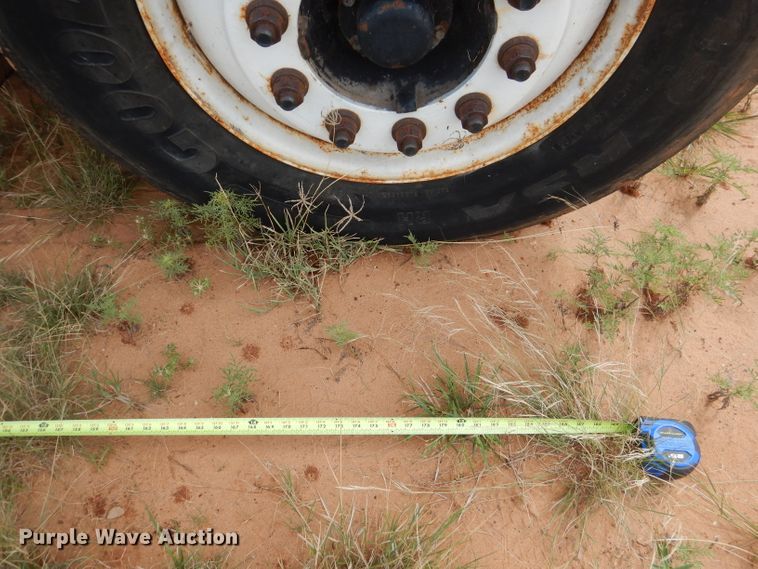 image for item HC9182 2000 International 4700  bucket truck