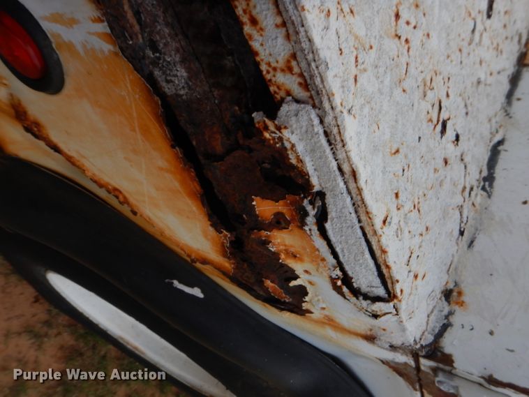 image for item HC9182 2000 International 4700  bucket truck