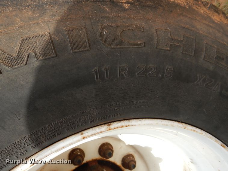 image for item HC9182 2000 International 4700  bucket truck