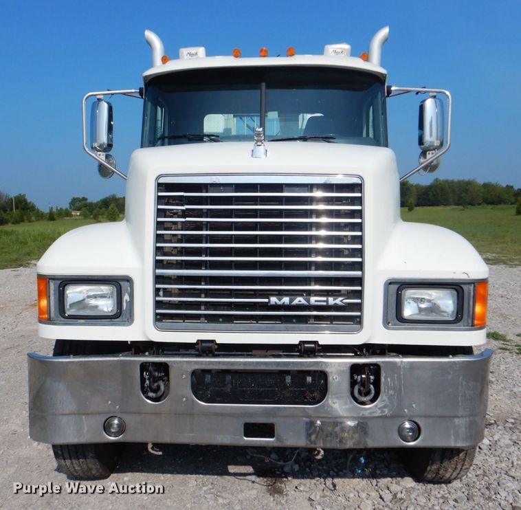 image for item HT9378 2012 Mack CHU613  semi truck