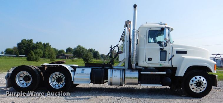 image for item HT9378 2012 Mack CHU613  semi truck