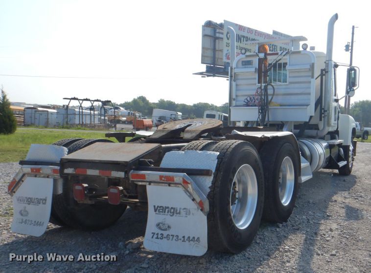 image for item HT9378 2012 Mack CHU613  semi truck