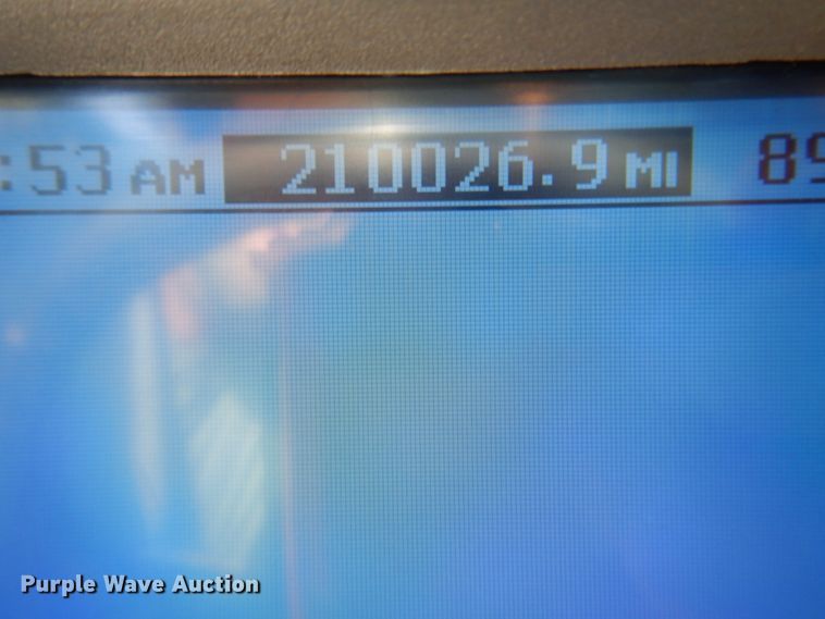 image for item HT9378 2012 Mack CHU613  semi truck