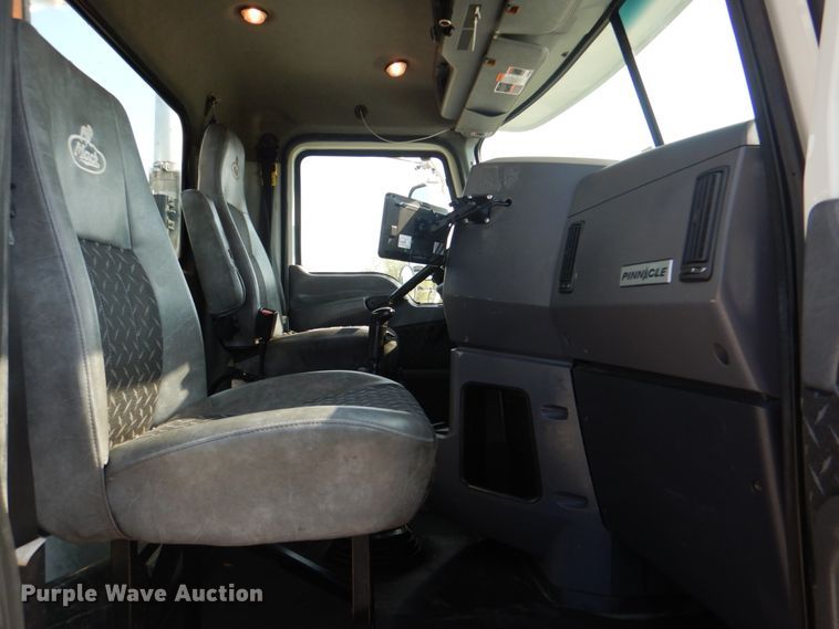 image for item HT9378 2012 Mack CHU613  semi truck