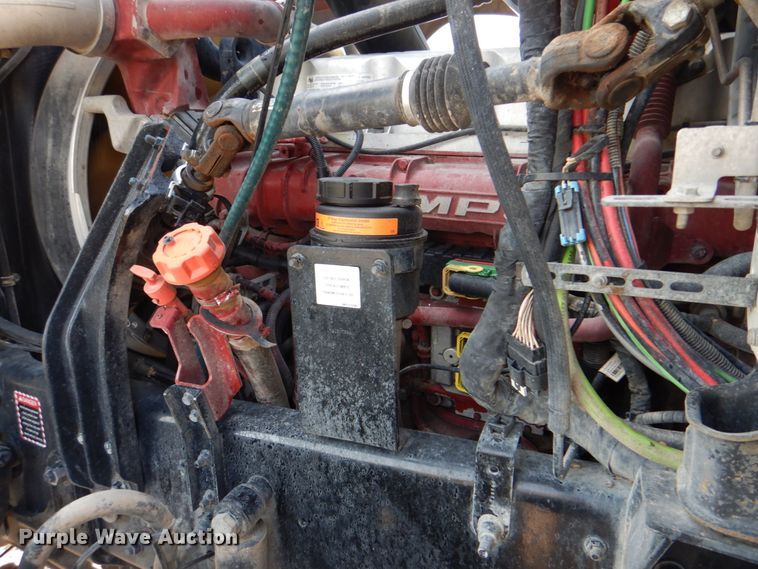 image for item HT9378 2012 Mack CHU613  semi truck