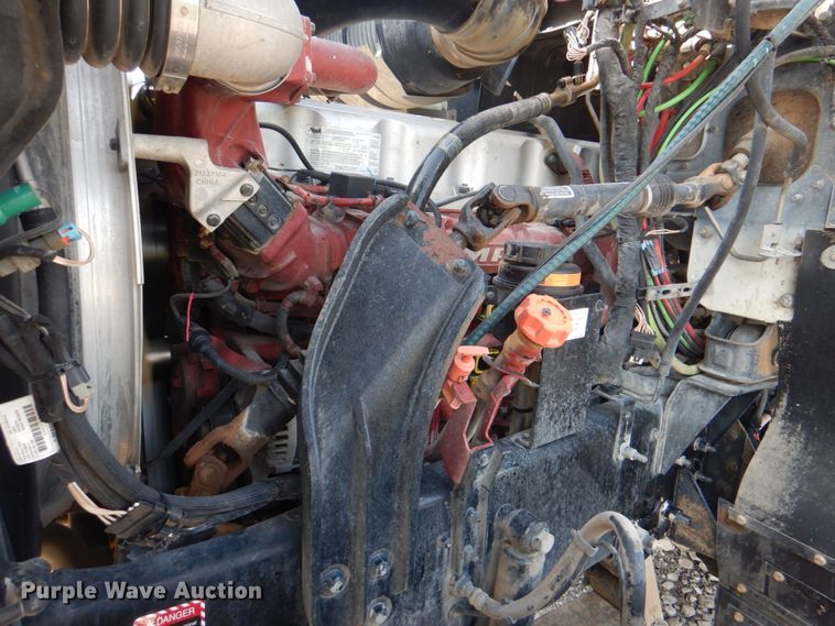 image for item HT9378 2012 Mack CHU613  semi truck