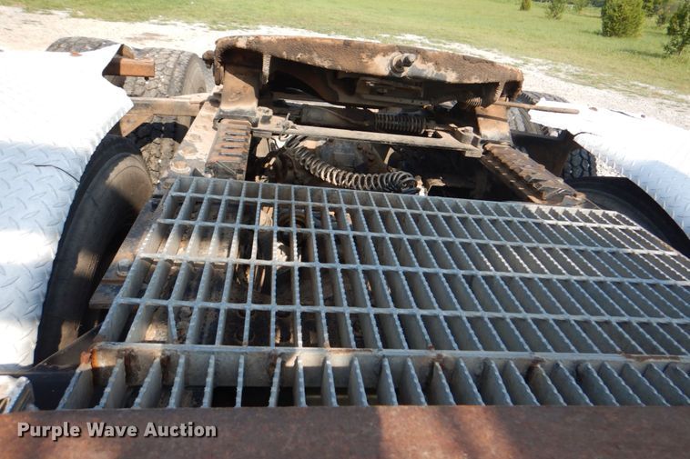 image for item HT9378 2012 Mack CHU613  semi truck