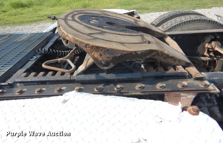 image for item HT9378 2012 Mack CHU613  semi truck