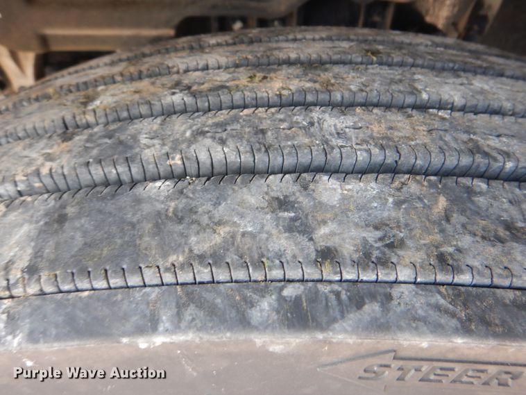 image for item HT9378 2012 Mack CHU613  semi truck