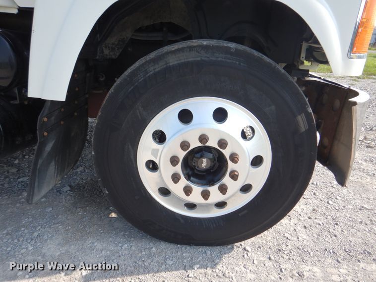 image for item HT9378 2012 Mack CHU613  semi truck