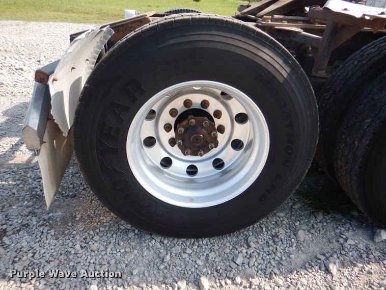 image for item HT9378 2012 Mack CHU613  semi truck