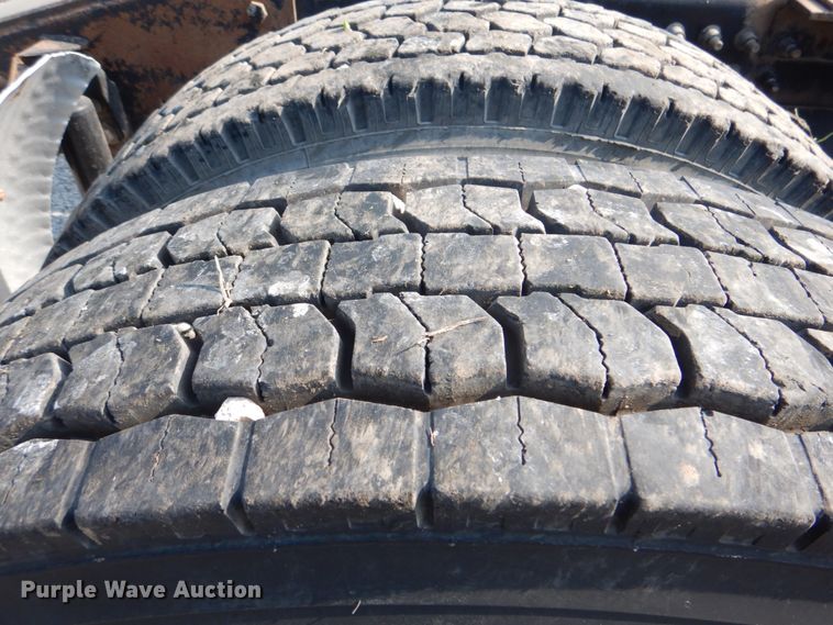 image for item HT9378 2012 Mack CHU613  semi truck