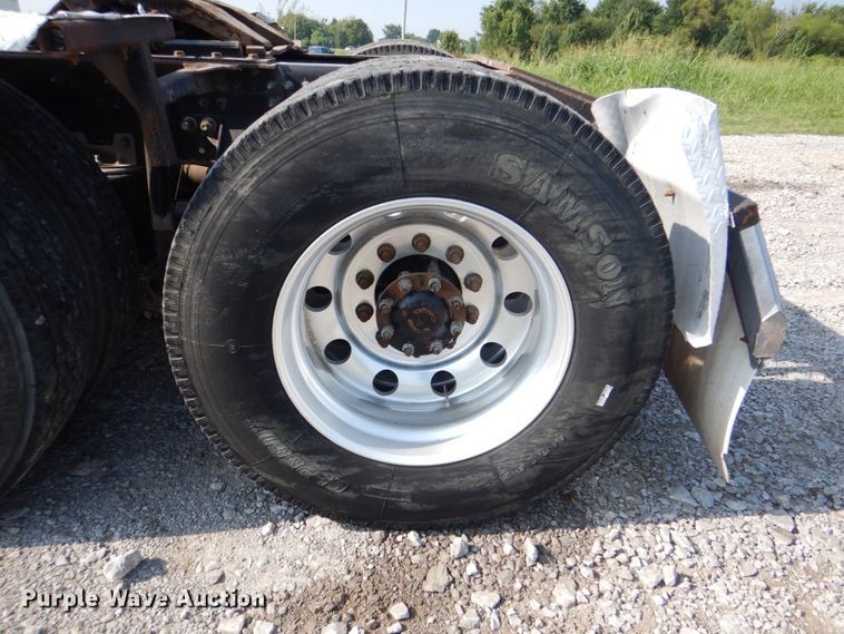 image for item HT9378 2012 Mack CHU613  semi truck