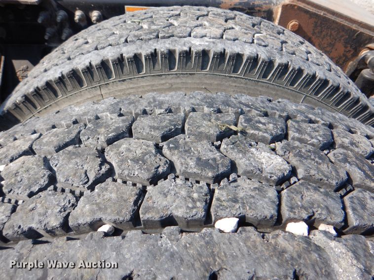 image for item HT9378 2012 Mack CHU613  semi truck