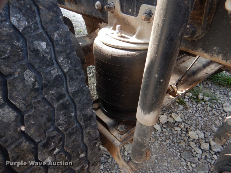 image for item HT9378 2012 Mack CHU613  semi truck