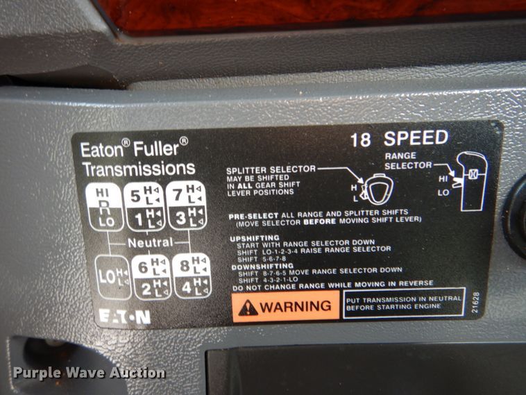 image for item HT9379 2013 Mack CHU613  semi truck