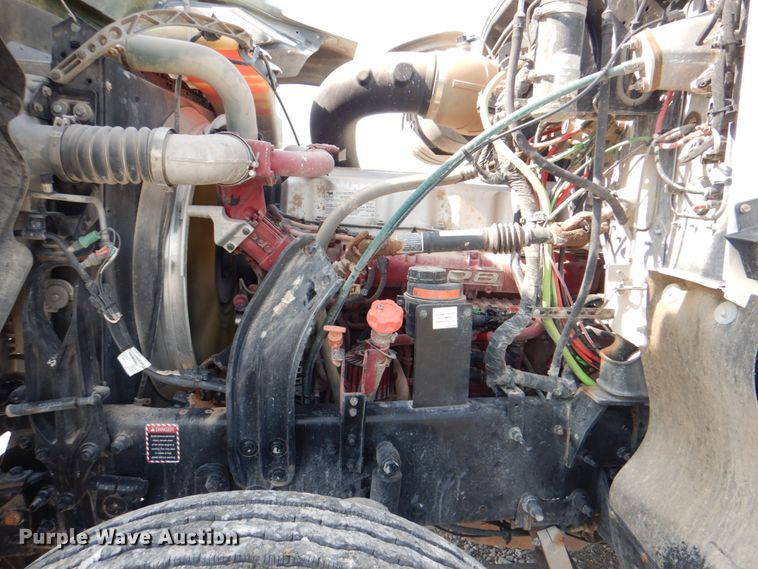 image for item HT9379 2013 Mack CHU613  semi truck