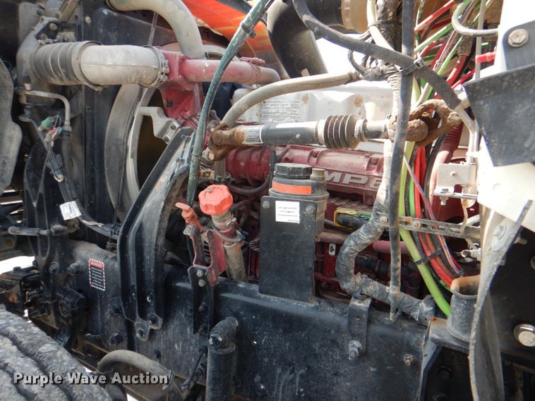 image for item HT9379 2013 Mack CHU613  semi truck