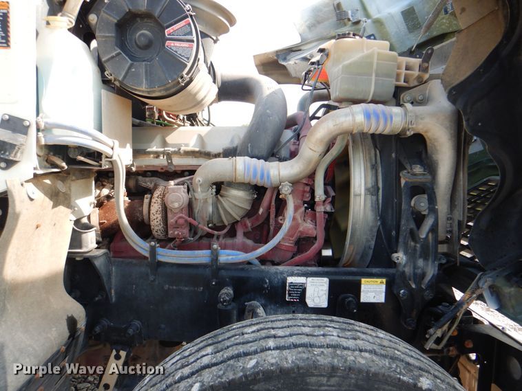 image for item HT9379 2013 Mack CHU613  semi truck