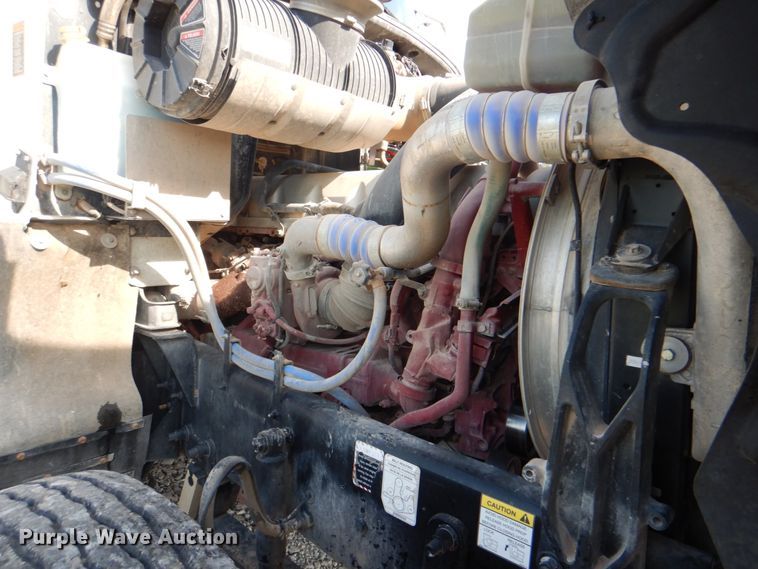 image for item HT9379 2013 Mack CHU613  semi truck