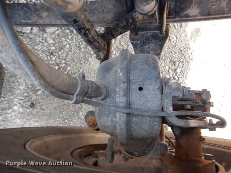 image for item HT9379 2013 Mack CHU613  semi truck