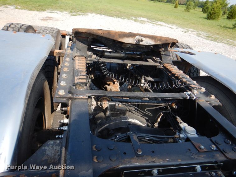 image for item HT9379 2013 Mack CHU613  semi truck