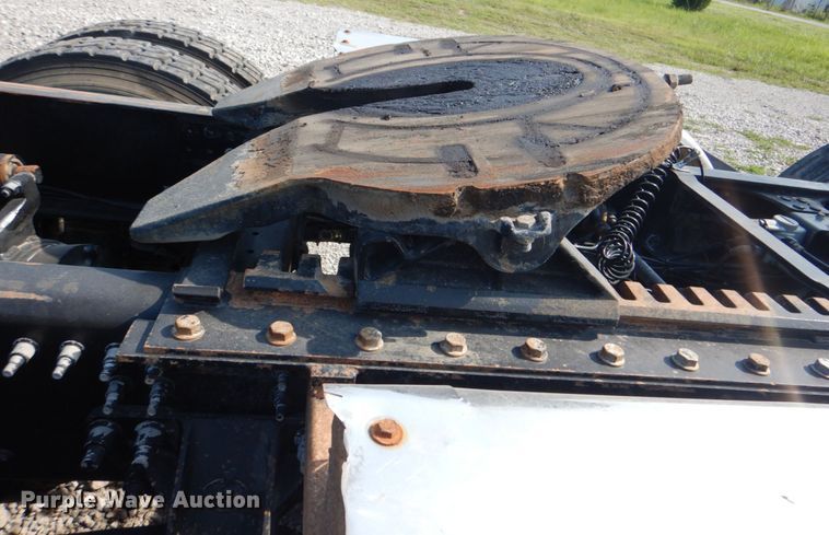 image for item HT9379 2013 Mack CHU613  semi truck