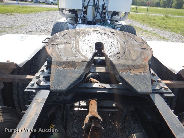 image for item HT9379 2013 Mack CHU613  semi truck