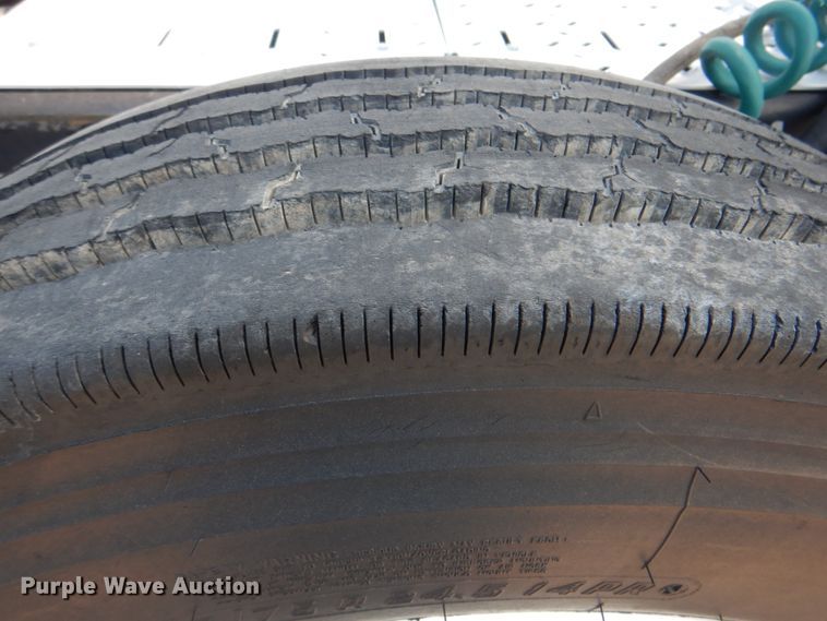 image for item HT9379 2013 Mack CHU613  semi truck