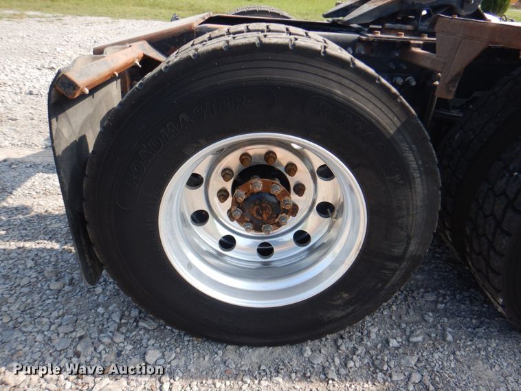 image for item HT9379 2013 Mack CHU613  semi truck