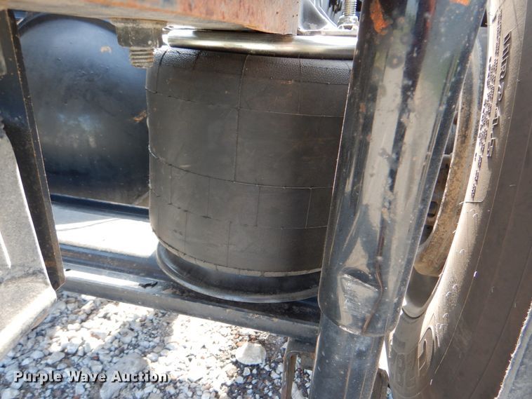 image for item HT9379 2013 Mack CHU613  semi truck