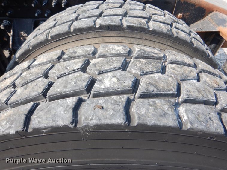 image for item HT9379 2013 Mack CHU613  semi truck