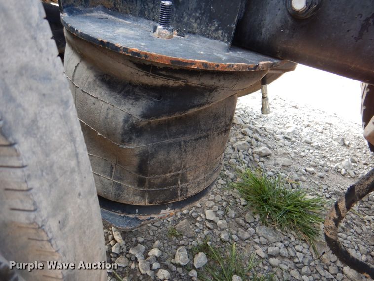 image for item HT9379 2013 Mack CHU613  semi truck