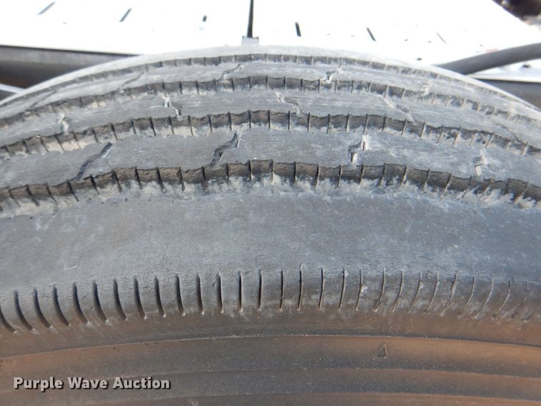 image for item HT9379 2013 Mack CHU613  semi truck