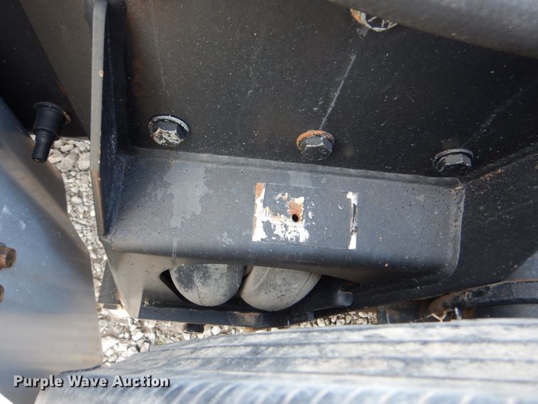 image for item HT9379 2013 Mack CHU613  semi truck