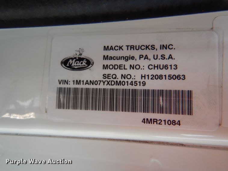 image for item HT9379 2013 Mack CHU613  semi truck