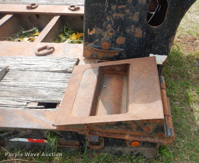 image for item HT9408 2005 Trail King TK110HDG543  lowboy equipment trailer