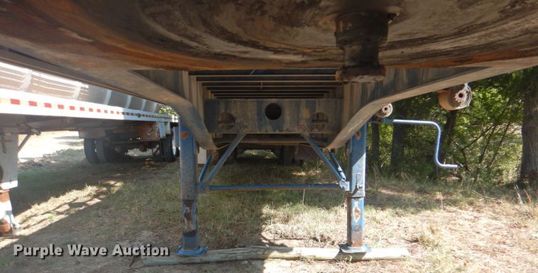 image for item HT9413 2007 Transcraft TL-2000  flatbed trailer