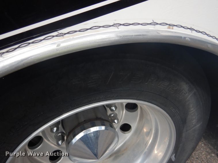 image for item HU9272 2001 Freightliner FL70  semi truck