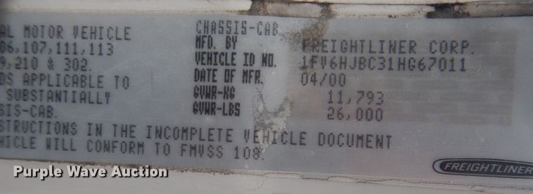 image for item HU9272 2001 Freightliner FL70  semi truck