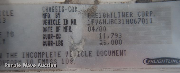 image for item HU9272 2001 Freightliner FL70  semi truck