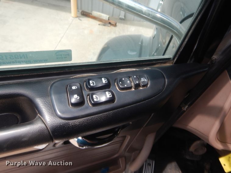 image for item IN9519 2013 Peterbilt 384  semi truck