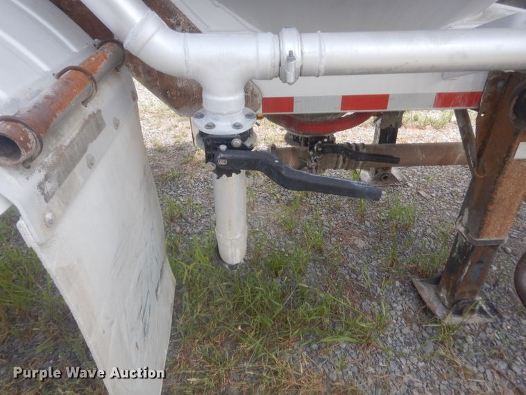 image for item IN9520 2000 Stephens  pneumatic dry bulk trailer