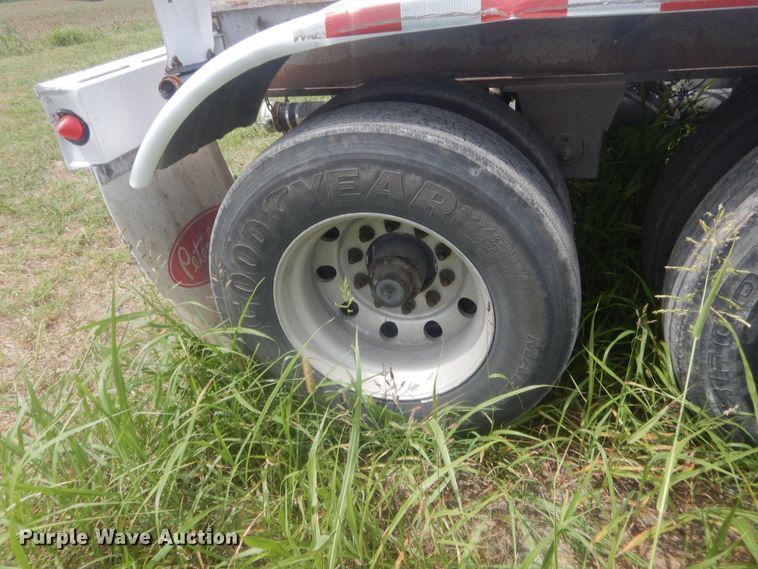 image for item IN9520 2000 Stephens  pneumatic dry bulk trailer