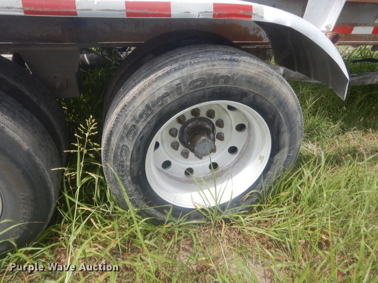 image for item IN9520 2000 Stephens  pneumatic dry bulk trailer