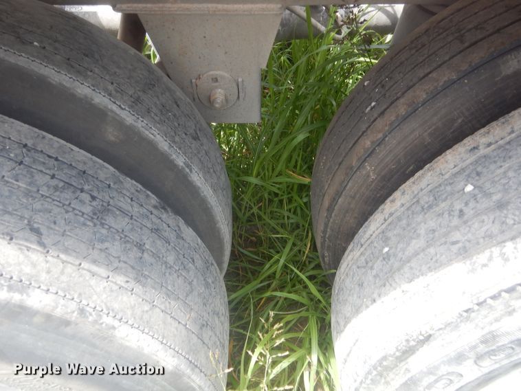 image for item IN9520 2000 Stephens  pneumatic dry bulk trailer