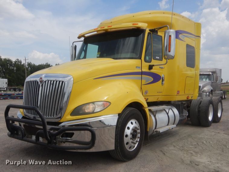 image for item IN9521 2011 International ProStar  semi truck