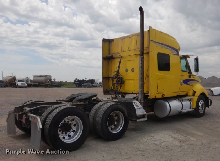 image for item IN9521 2011 International ProStar  semi truck