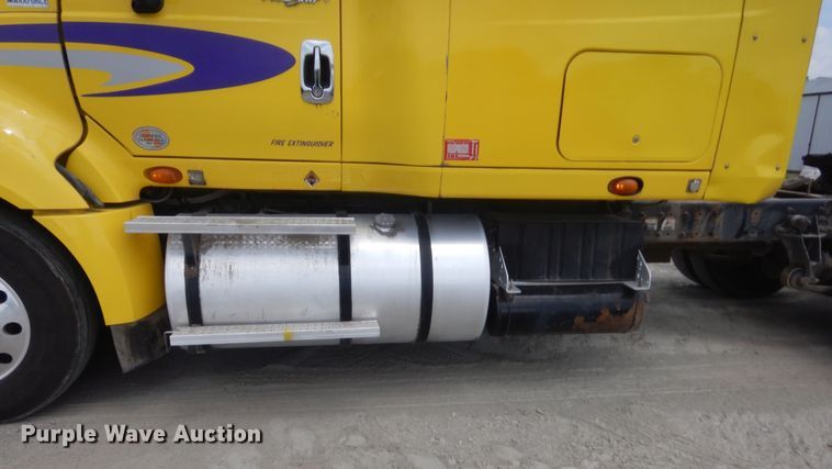 image for item IN9521 2011 International ProStar  semi truck