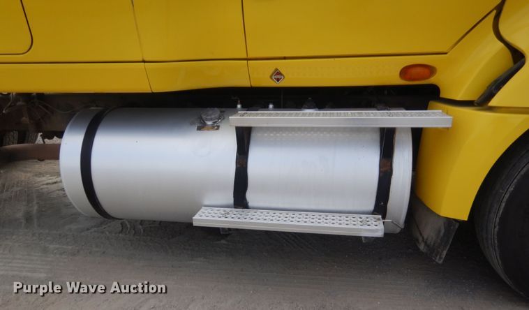 image for item IN9521 2011 International ProStar  semi truck